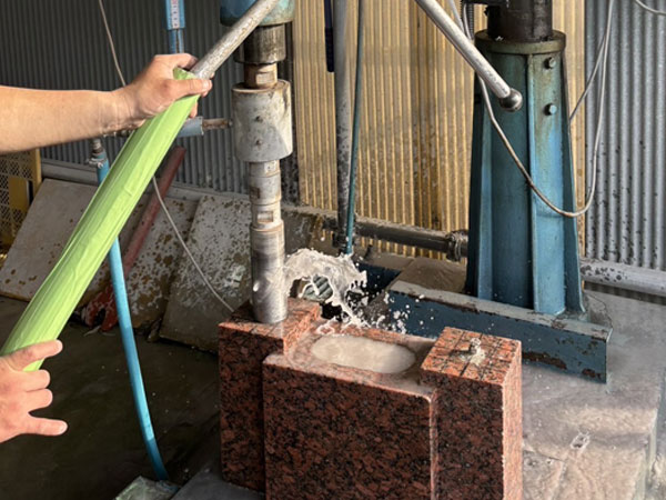 石材加工　穴あけ加工