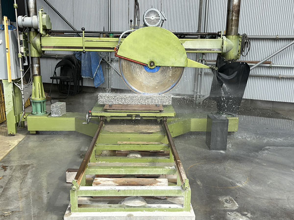 石材加工　切削